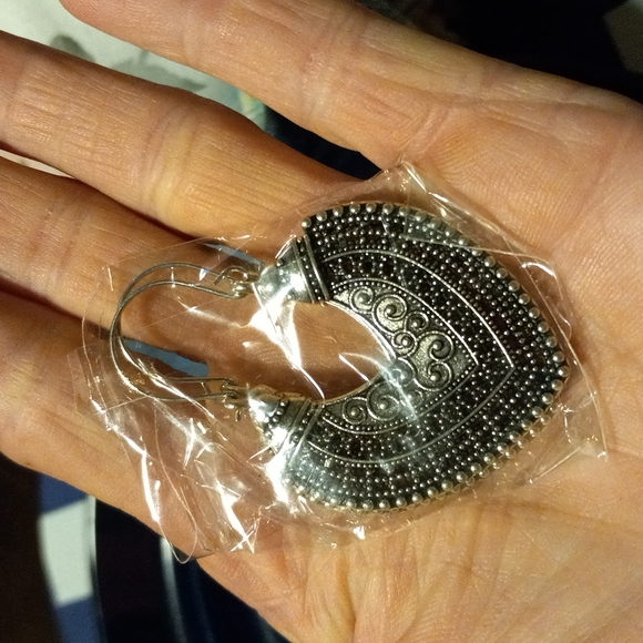 vintage antique geometric silver color earings - Picture 5 of 5